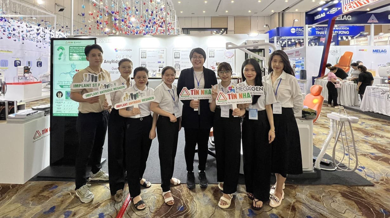 check-in-nhan-qua-gian-hang-trien-lam