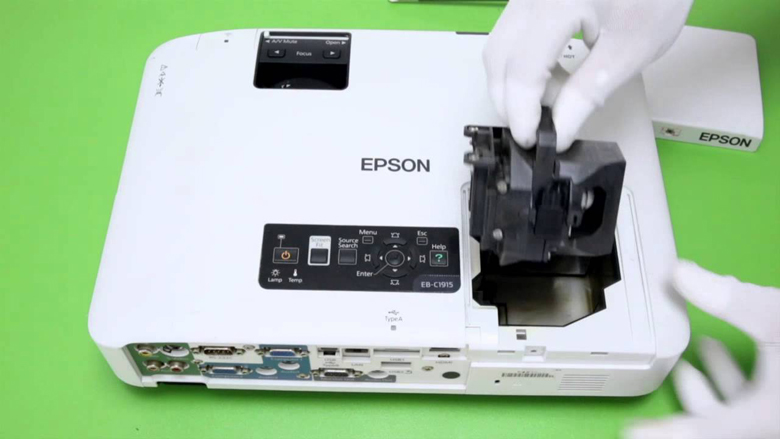thay bong den may chieu epson chinh hang