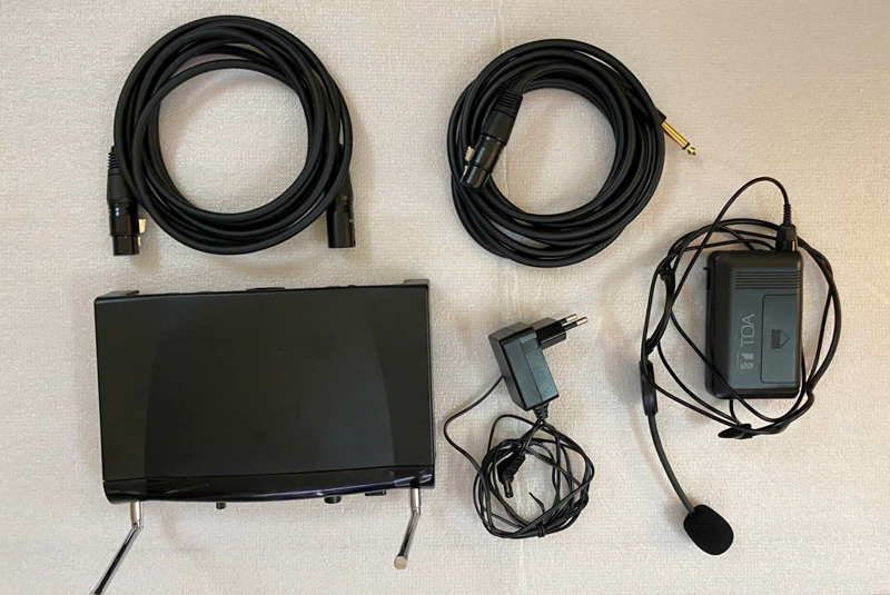 thue-micro-deo-tai-bieu-dien