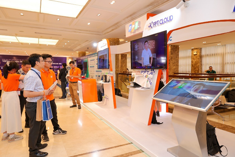 thue-standee-dien-tu (6)