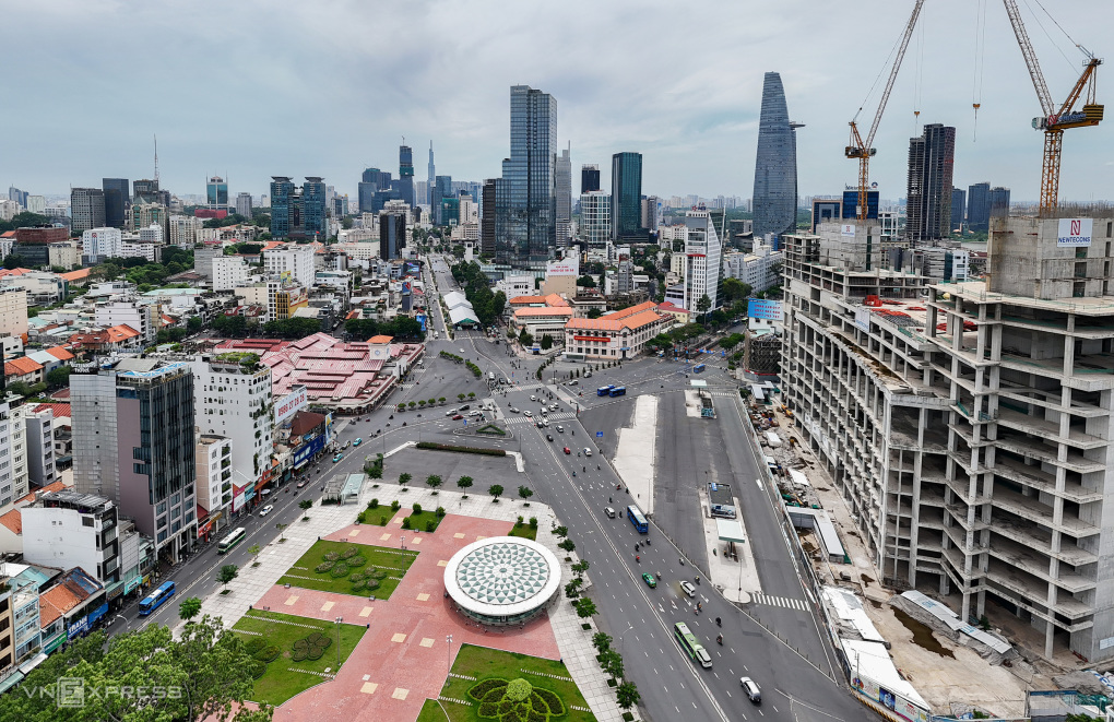 tp-hcm-dat-muc-tieu-tang-truong-gdp-2025-toi-thieu-8 (1)