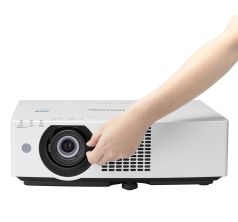 Máy Chiếu Laser Panasonic PT-VMW60